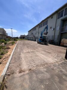 〈雑草・樹木の伐採整地〉津市白塚町